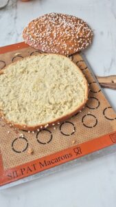 Tarte Tropézienne: französischer Brioche-Kuchen Tarte Tropézienne: französischer Brioche-Kuchen Tropezienne Schritt 40 Brioche Mit Streuseln Belegt
