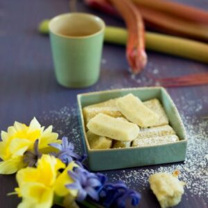 Financiers à la rhubarbe (Financiers mit Rhabarber)