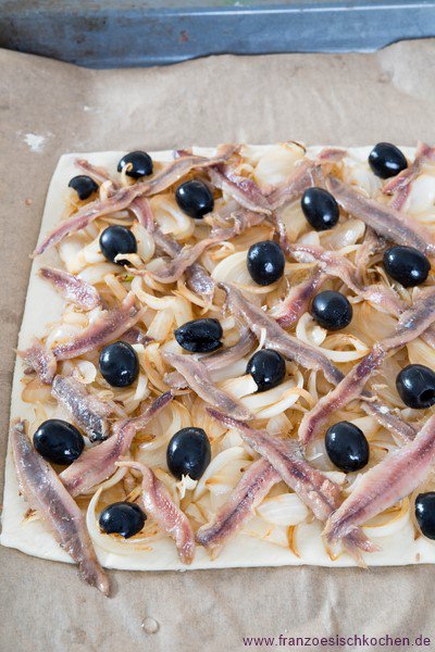  Pissaladiere Aus Nizza Mit Zwiebeln Und Anchovis 10
