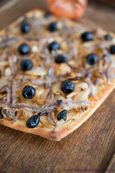  Pissaladiere Aus Nizza Mit Zwiebeln Und Anchovis 11