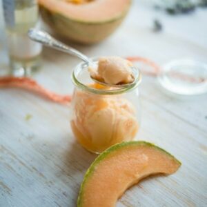 Sorbet fleur d’oranger et melon pour sorbetière (Sorbet für Eismaschine mit Orangenblütenwasser und Melone)