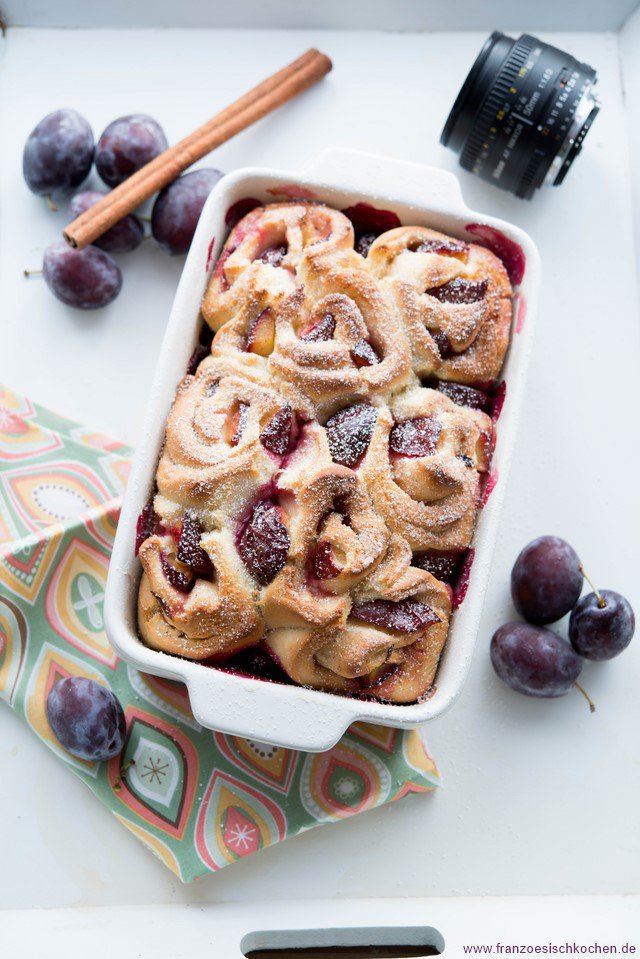 Brioche aux prunes (Brioche Röllchen mit Pflaumen oder Zwetschgen) Rezept