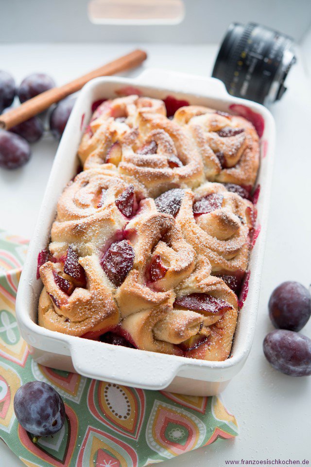 Brioche aux prunes (Brioche Röllchen mit Pflaumen oder Zwetschgen) Rezept