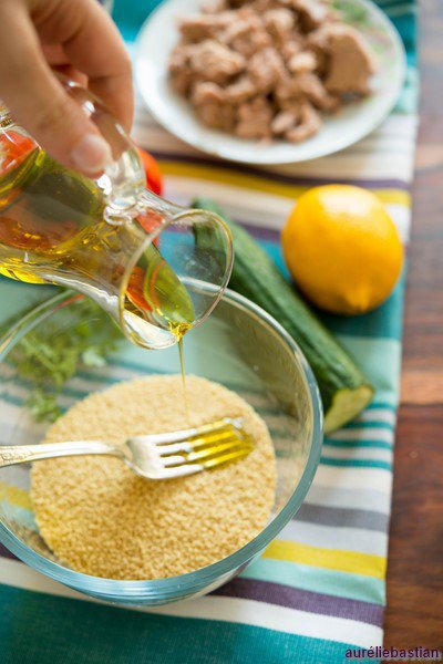  Couscous Salat Schritt 3 Öl Über Couscous Giessen