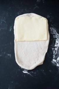 Croissants, mein Rezept! Croissantteig Falten 1 200x300