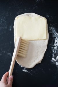 Croissants, mein Rezept! Croissantteig Falten2 200x300