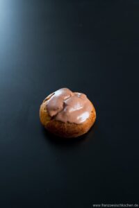 Religieuse au chocolat (Schokoladen-Windbeutel) Religieuse au chocolat (Schokoladen-Windbeutel) Religieuse Au Chocolat 4 200x300