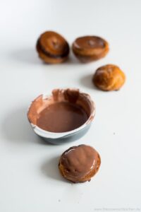 Religieuse au chocolat (Schokoladen-Windbeutel) Religieuse au chocolat (Schokoladen-Windbeutel) Schokoladen Windbeutel Schritt 25 Windbeutel Mit Schokoladenglasur 200x300