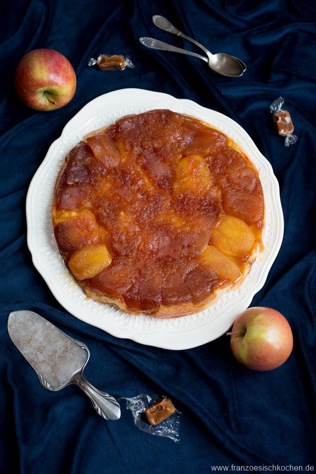 Tarte tatin au caramel au beurre salé (Tatin Apfeltarte mit Salzbutter-Karamell) tarte-tatin-rezept