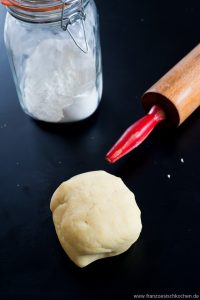 Tarte tatin au caramel au beurre salé (Tatin Apfeltarte mit Salzbutter-Karamell) Tarte Tatin Teig Rezept 2 200x300