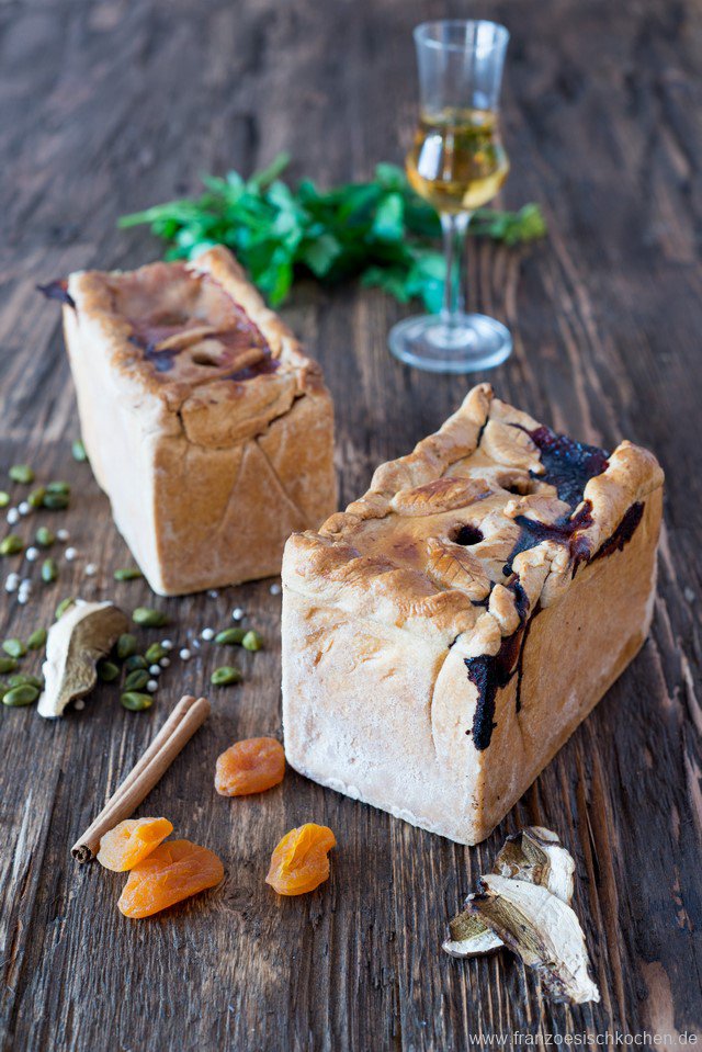 Pâté en croûte abricots-canard  (Terrine im Teigmantel mit Aprikosen und Ente) DSC_6510 1 Kopie
