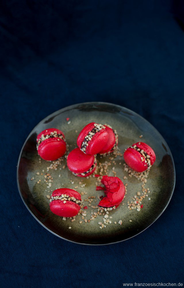 Macarons croquants ! (knusprige Macarons mit Krokant !) - und (noch) ein Macarons FAQ Macarons croquants ! (knusprige Macarons mit Krokant !) - und (noch) ein Macarons FAQ DSC_7154 1 Kopie