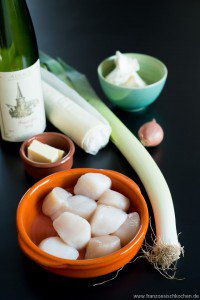 Feuilleté aux Saint-Jacques et fondue de poireaux (Jakobsmuscheln und Porree im Blätterteig ) DSC_8274 1 Kopie 200x300