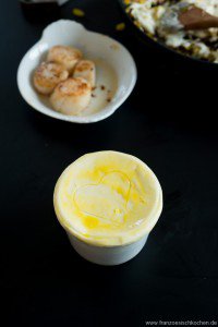 Feuilleté aux Saint-Jacques et fondue de poireaux (Jakobsmuscheln und Porree im Blätterteig ) DSC_8305 1 Kopie 200x300