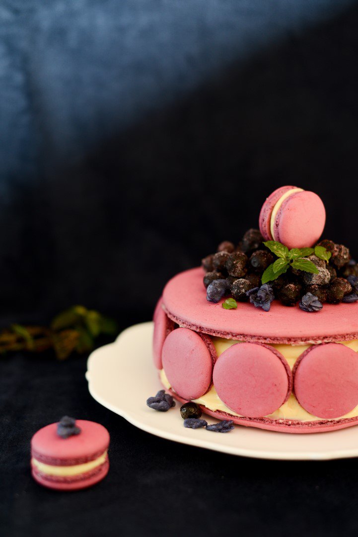 Gateau de Macarons Myrtilles et Violettes ( Macarons Kuchen mit Blaubeeren und Veilchen ) DSC_9128-1-Kopie