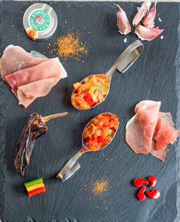  Baskisches Gemüse Schritt 2 Piperade Zutaten Auf Schiefer