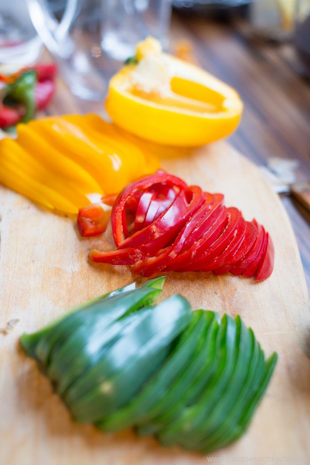  Baskisches Gemüse Schritt 3 Paprika Geschnitten Auf Brett