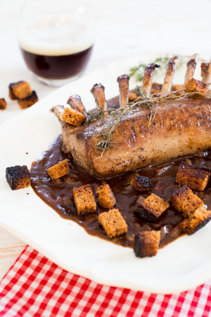 Carré d’agneau à la bière et au pain d’épices (Lammkarree mit Bier und Lebkuchen) Carré d’agneau à la bière et au pain d’épices (Lammkarree mit Bier und Lebkuchen)