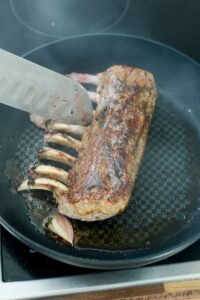 Lammkarree mit Kräuterkruste Lammkarree Mit Kräuterkruste 9 200x300