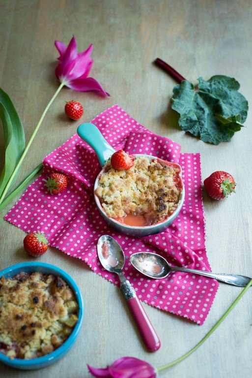 Crumble Grundrezept mit Rhabarber und Erdbeeren DSC_4352 Kopie