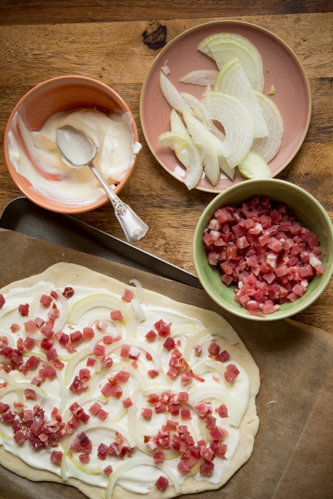 Original Elsässer Flammkuchen (Tarte flambée) flammkuchen-belegen