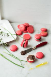 Herzhafte Macarons mit Tapenade und Olivenöl - Macarons à la tapenade pour l'apéritif Herzhafte Macarons Rezept Einfach Lecker 2