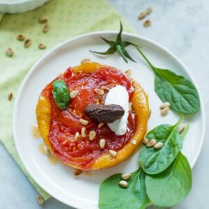 Herzhafte Tarte Tatin mit Tomaten (Tarte Tatin salée aux tomates)