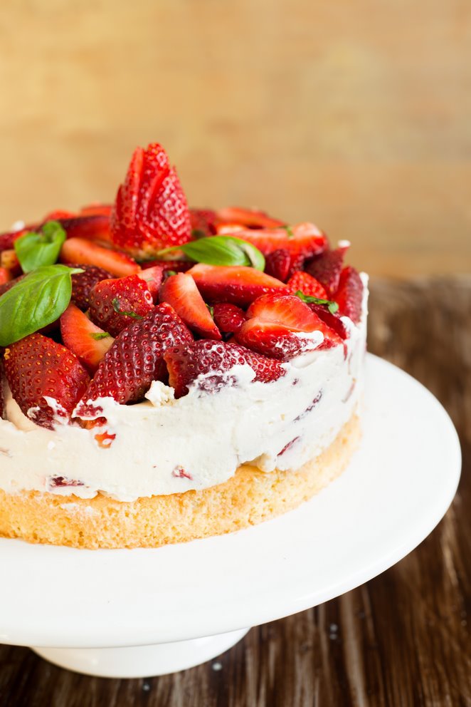 Einfache Erdbeer-Basilikum Torte (Gateau fraises basilic tout simple ...