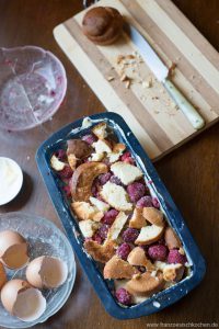 Armer-Ritter-Kuchen mit Brioche und Himbeeren (Gateau de Pain perdu à la brioche et aux framboises) DSC_8048 Kopie 200x300