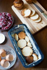 Armer-Ritter-Kuchen mit Brioche und Himbeeren (Gateau de Pain perdu à la brioche et aux framboises) Pain Perdu Brioche Schritt 6 Brioche Scheiben In Backform
