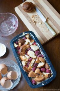 Armer-Ritter-Kuchen mit Brioche und Himbeeren (Gateau de Pain perdu à la brioche et aux framboises) Pain Perdu Brioche Schritt 9 Brioche Auflauf Vor Dem Backen