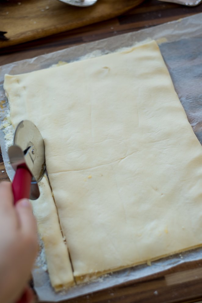  Blätterteig Mandeln Provence Schritt 8 Blätterteig Zuschneiden Mit T