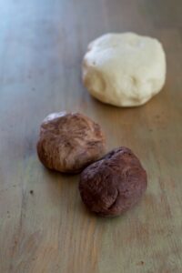 Wilde Brioche mit Leoparden-Muster Wilde Brioche Rezept Schritt 3 Brioche Teig Portionen Vorbereitet