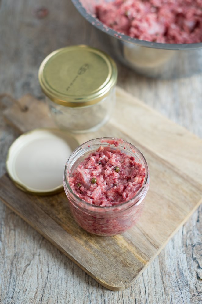 Kaninchen-Terrine mit grünem Pfeffer (Terrine de lapin au poivre vert ...