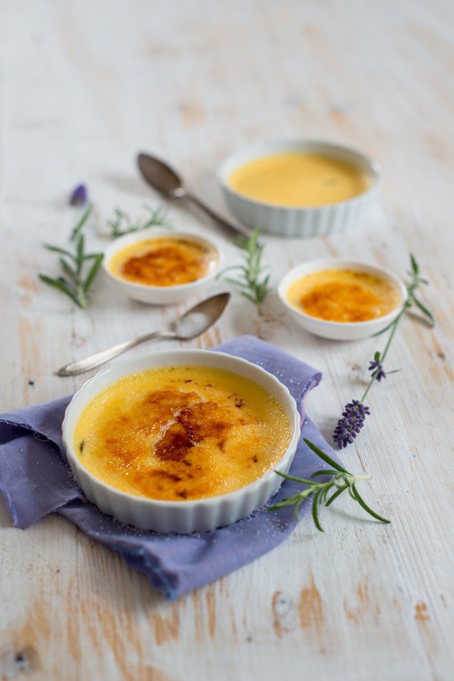 Crème brûlée mit Rosmarin creme-brulee-rezept