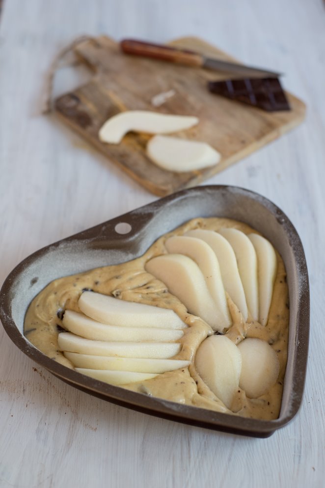 Glutenfreier Kastanienkuchen mit Schoko & Birnen Kastanienmehl Kuchen Schritt 11 Kuchenteig Mit Birnen Belegen