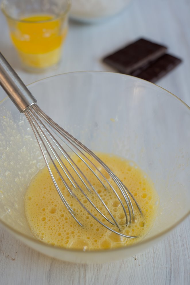 Glutenfreier Kastanienkuchen mit Schoko & Birnen Kastanienmehl Kuchen Schritt 3 Eier Aufschlagen Und Verquirlen