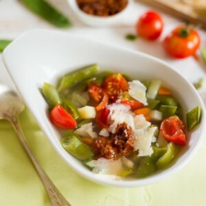 Soupe au Pistou mit Tomaten: Noch ein bisschen Sommer in meiner Suppe