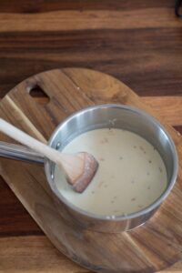 Hummer thermidor als Crème brûlée Herzhafte Creme Brulee Schritt 4 Sauce Im Topf Rühren