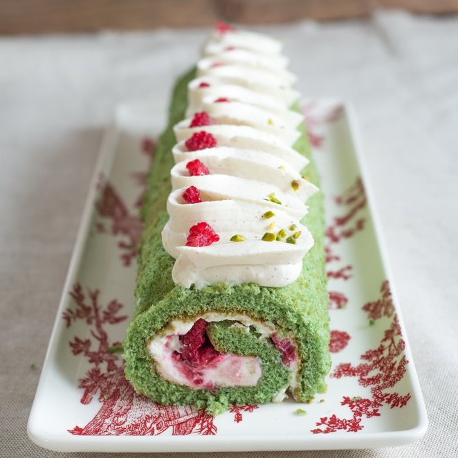Super einfache Bûche de Noel mit Pistazien und Himbeeren Rezept