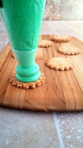 Tannenbaum-Baiser – süßes Weihnachtskonfekt aus Eiweiß Tannenbaum Baiser Einfach Backen 5 169x300