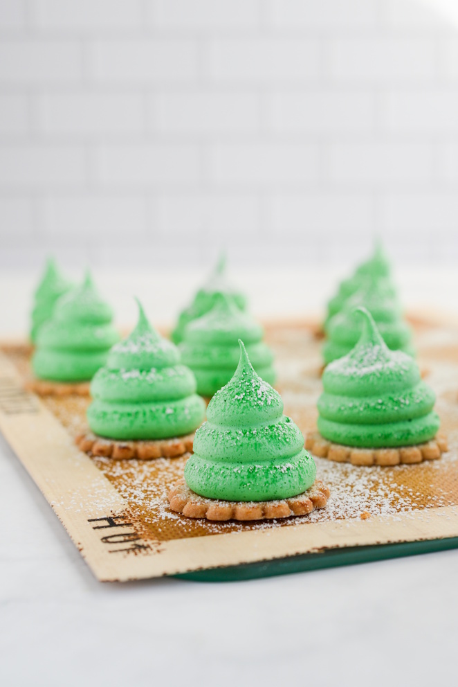 Tannenbaum-Baiser – süßes Weihnachtskonfekt aus Eiweiß Weihnachten Meringü Tannenbaum