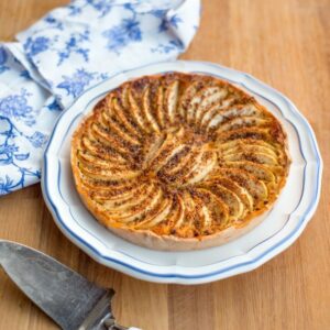 Apfeltarte mit Haselnuss Krokant