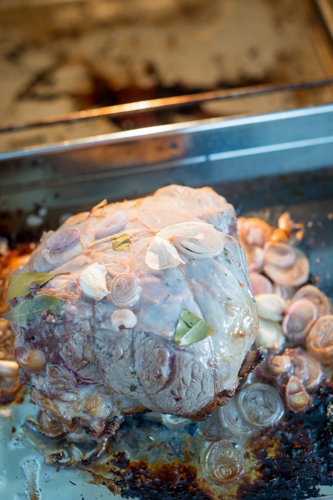 Lammbraten mit Knoblauch und Thymian (Gigot d'agneau à l'ail et au thym) DSC_2766 1 Kopie