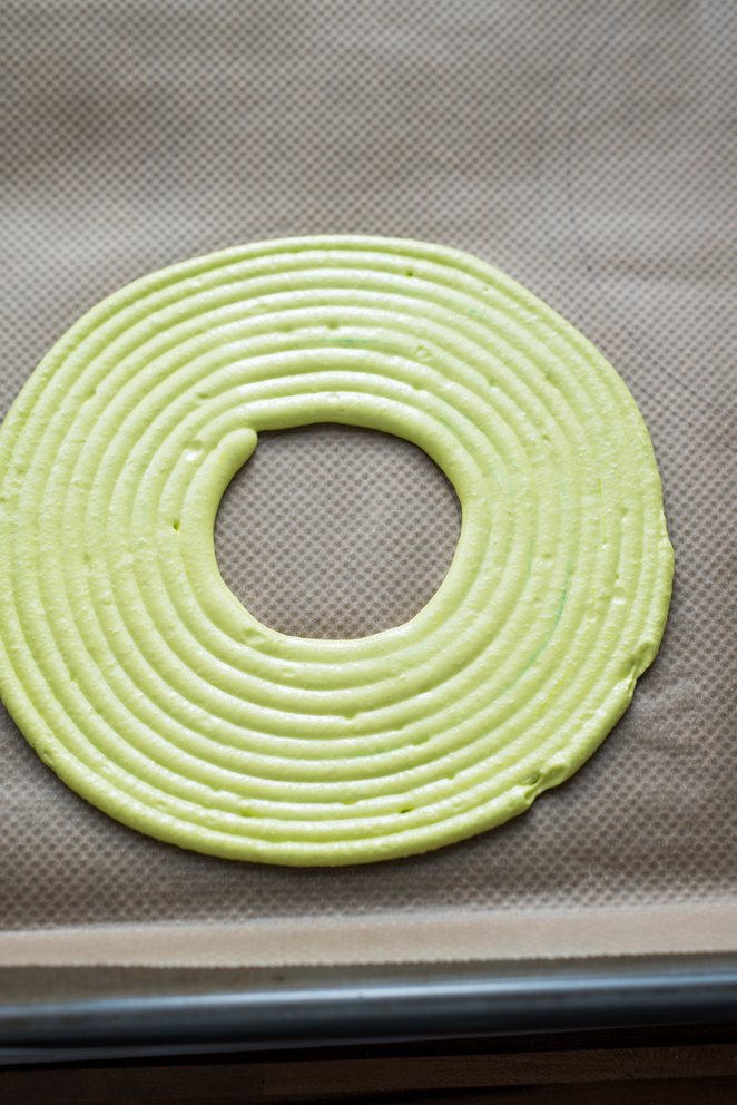  Macarons Kuchen Ausgespritzt