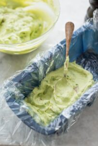 Frühlingsterrine ohne Backen mit Avocado und Lachs Frühlingsterrine ohne Backen mit Avocado und Lachs Gemüseterrine Ohne Backen Schritt 12 Terrine In Form Füllen