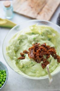 Frühlingsterrine ohne Backen mit Avocado und Lachs Frühlingsterrine ohne Backen mit Avocado und Lachs Gemüseterrine Ohne Backen Schritt 9 Avocadocreme Mit Getrockneten Tom