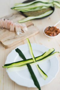 Zucchini-Bonbons mit Fisch und konfierten Tomaten DSC_3846 1 Kopie 200x300