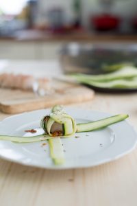 Zucchini-Bonbons mit Fisch und konfierten Tomaten DSC_3862 1 Kopie 200x300