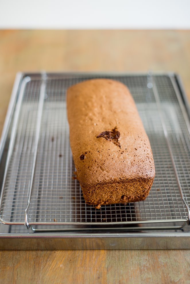  Kuchen Auf Einem Gitter Zum Abkühlen Geben 